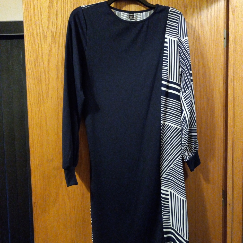 😊Womens Shein Long Sleeve  Blue & White Dress Size 2 41" Long 19" Armpit To Arm